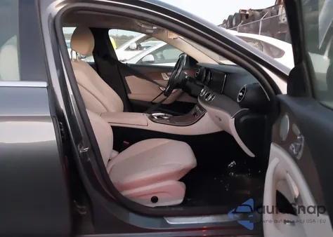 2019 Mercedes-Benz E 300 from USA, damaged, VIN WDDZF4JB4KA584158